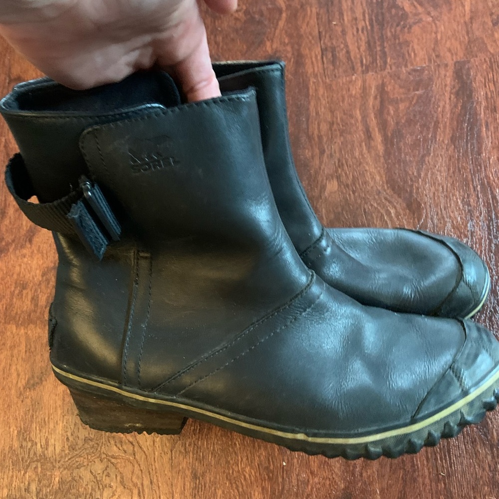 Sorel boots womens 9.5